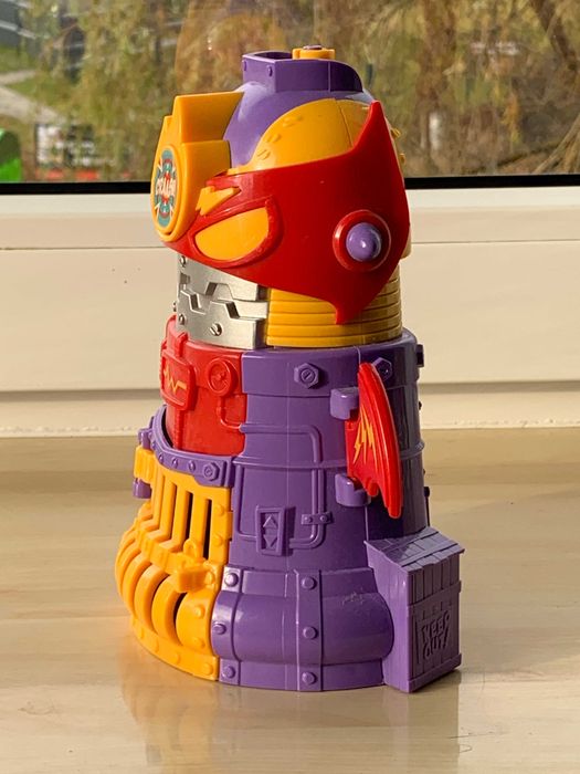 Baza super zings więzienie Super Zings Tower