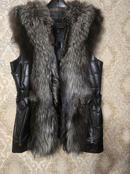Жилетка жіноча,шкіряна з хутром