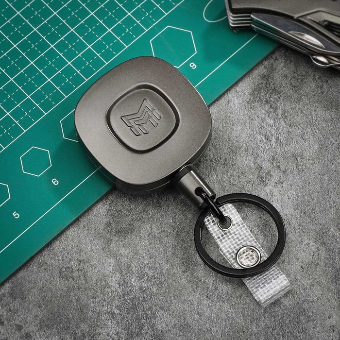 Brelok do kluczy wysuwany MNGARISTA z drutem stalowym BHA602 SPP410