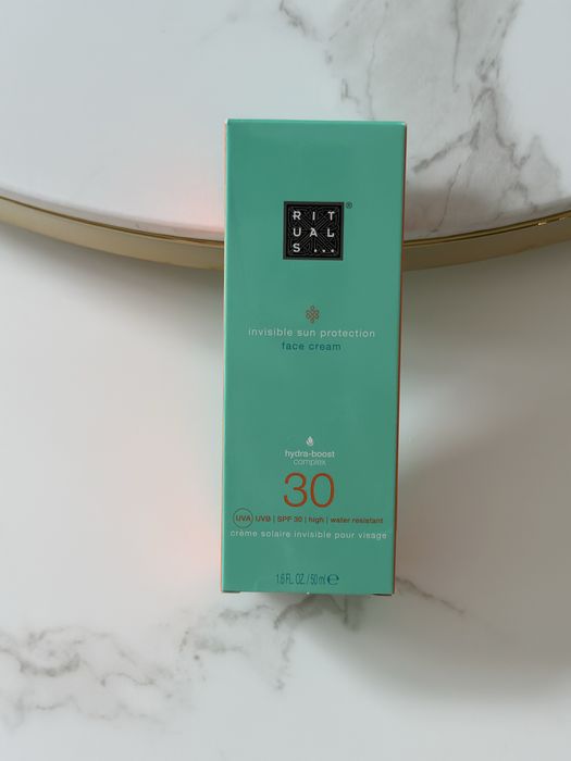 Krem do twarzy Ritual of Karma z ochroną przeciwsłoneczną SPF 30