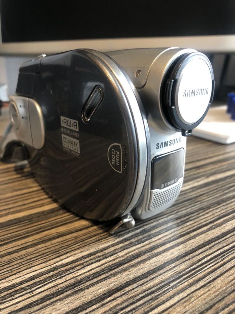 Видеокамера Samsung VP-DC 161 DVD-Camcorder