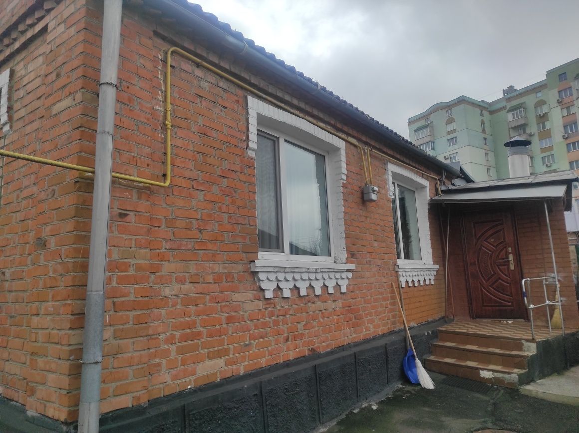 Продам будинок в районі Рошену