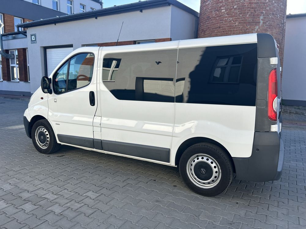 Opel Vivaro 9 osobowy