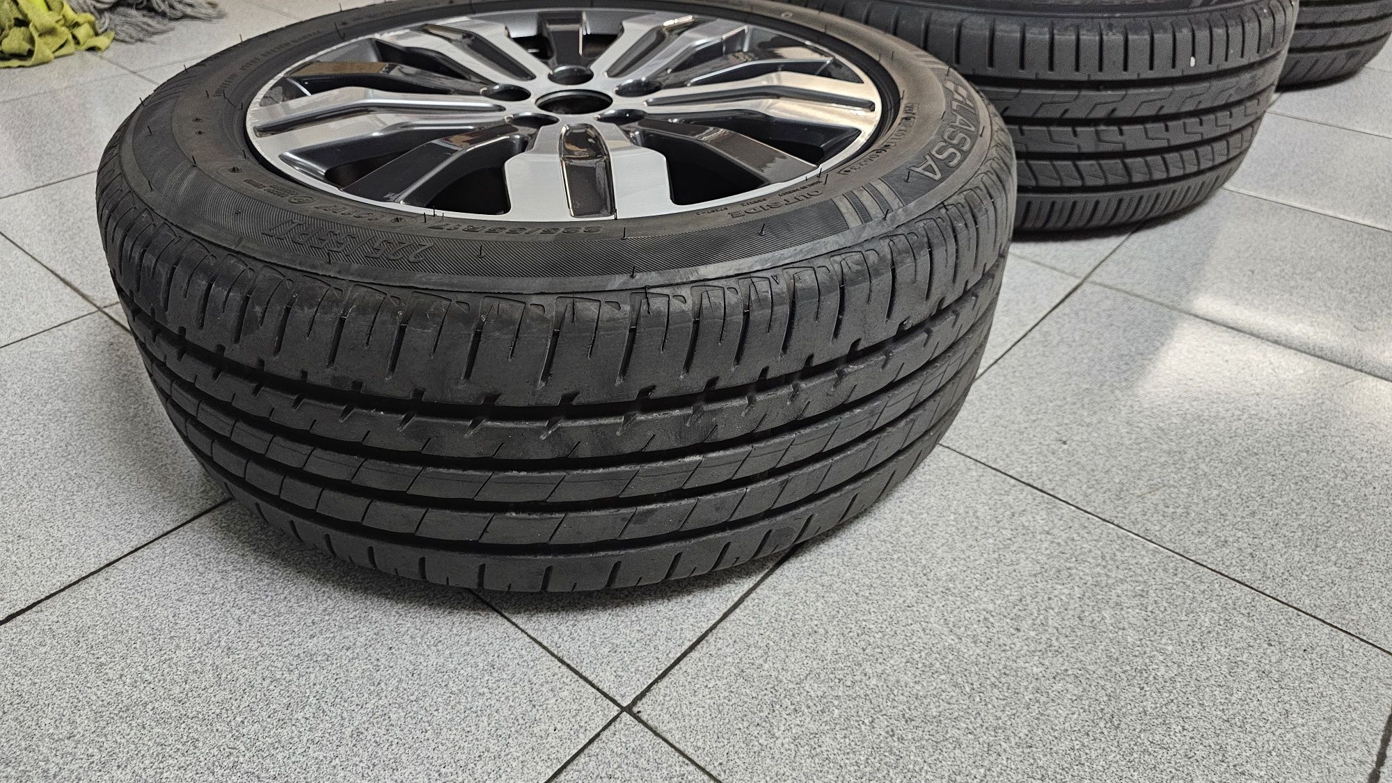 Jantes 17" ORIGINAIS PEUGEOT 508 com pneus novos.