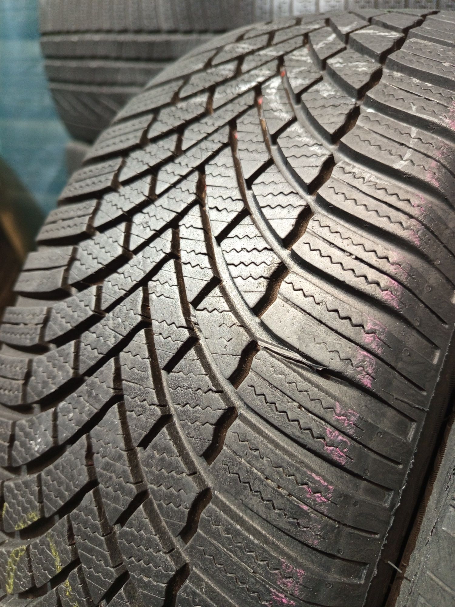 205/55R16 Bridgestone Blizzak LM005