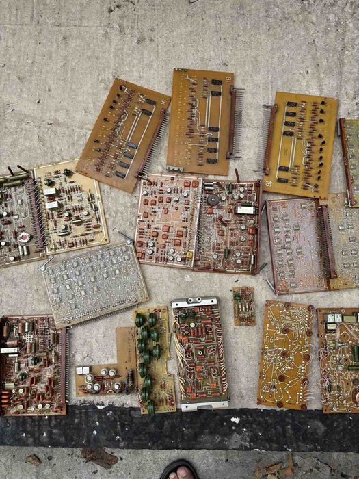 Принимаю радиодетали