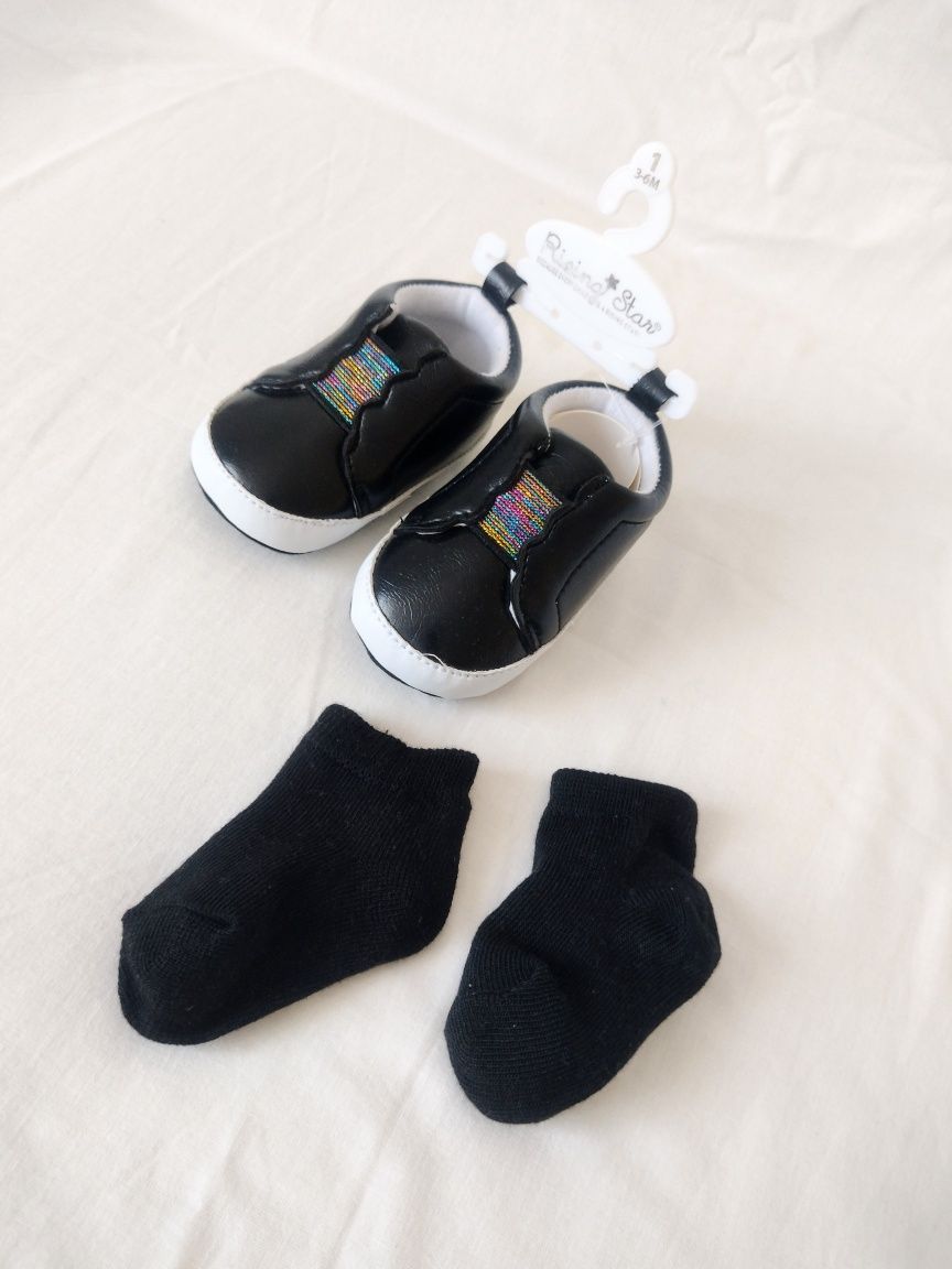 Nowe buciki niemowlęce Rising star 3-6m czarne gratis