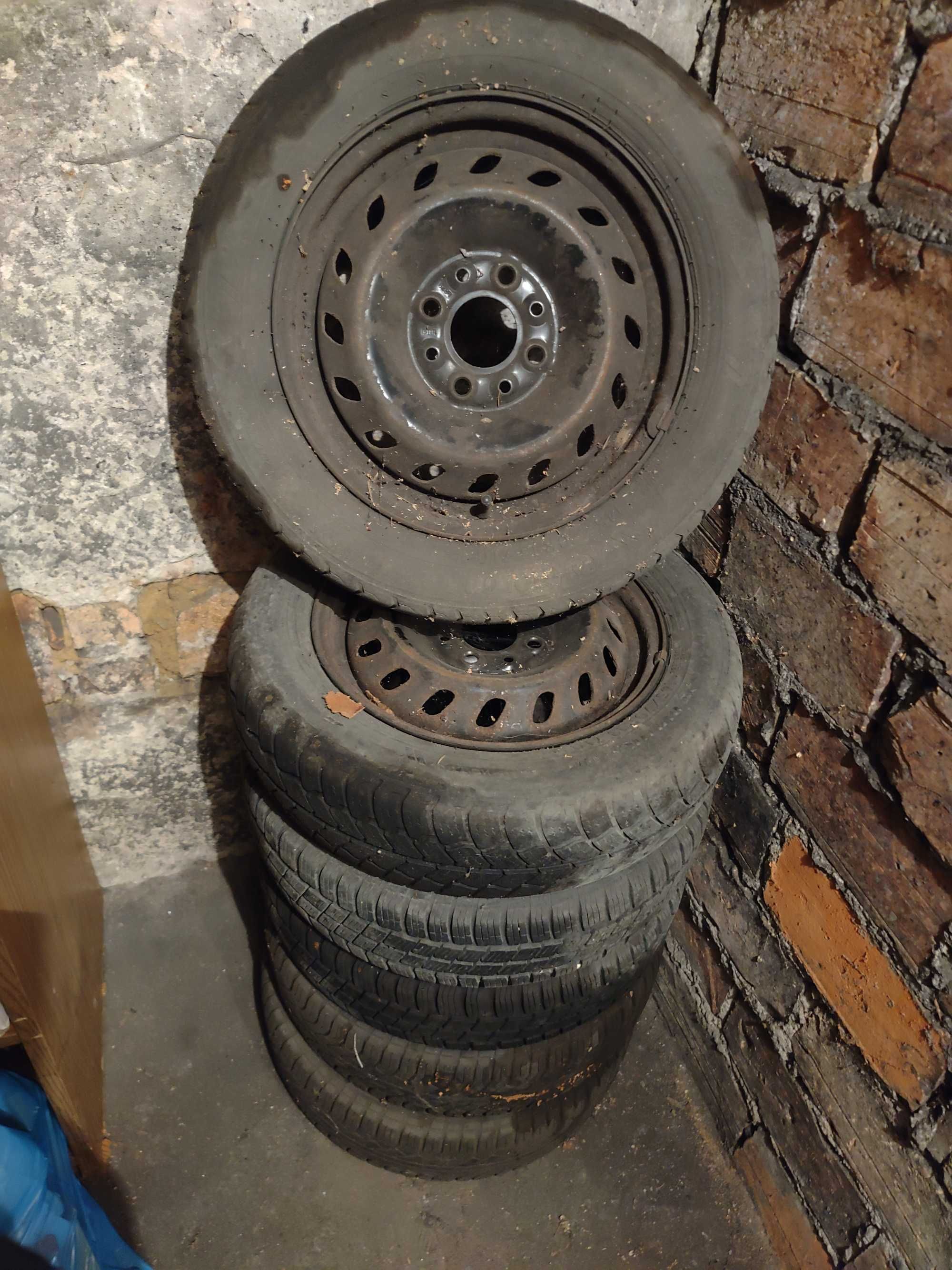 Felgi z oponami 145/70R13 - 6szt, stan dobry, od FIATA CINQUECENTO