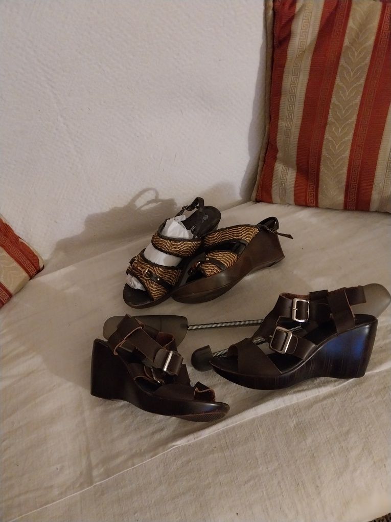Vários pares de sapatos usados pouco e bem  consevados