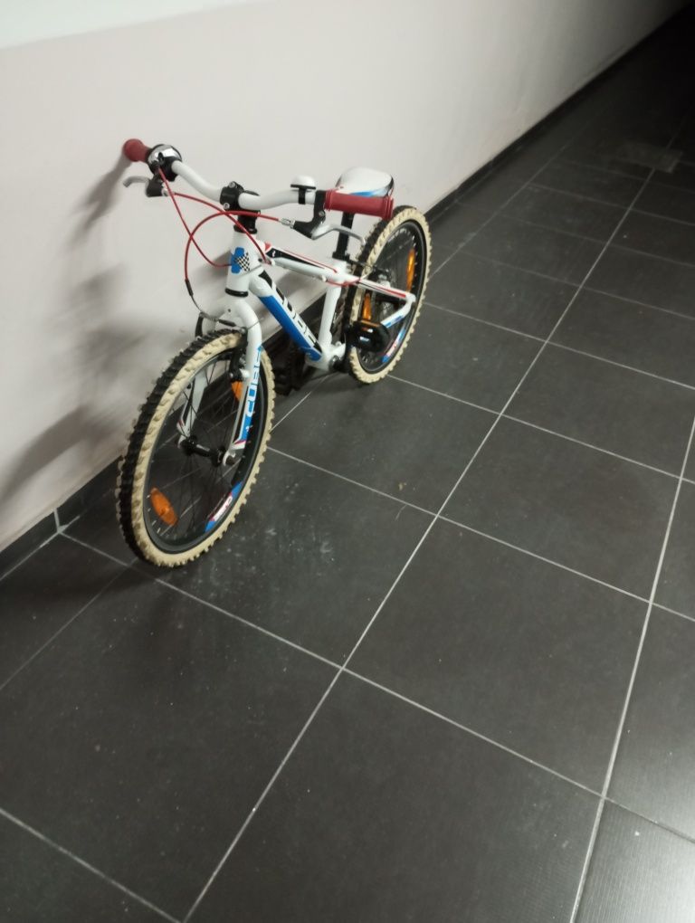 Bicicleta criança Cube Race 200