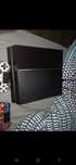 Consola PS4 + 3 comandos + cabos para carregar os comandos