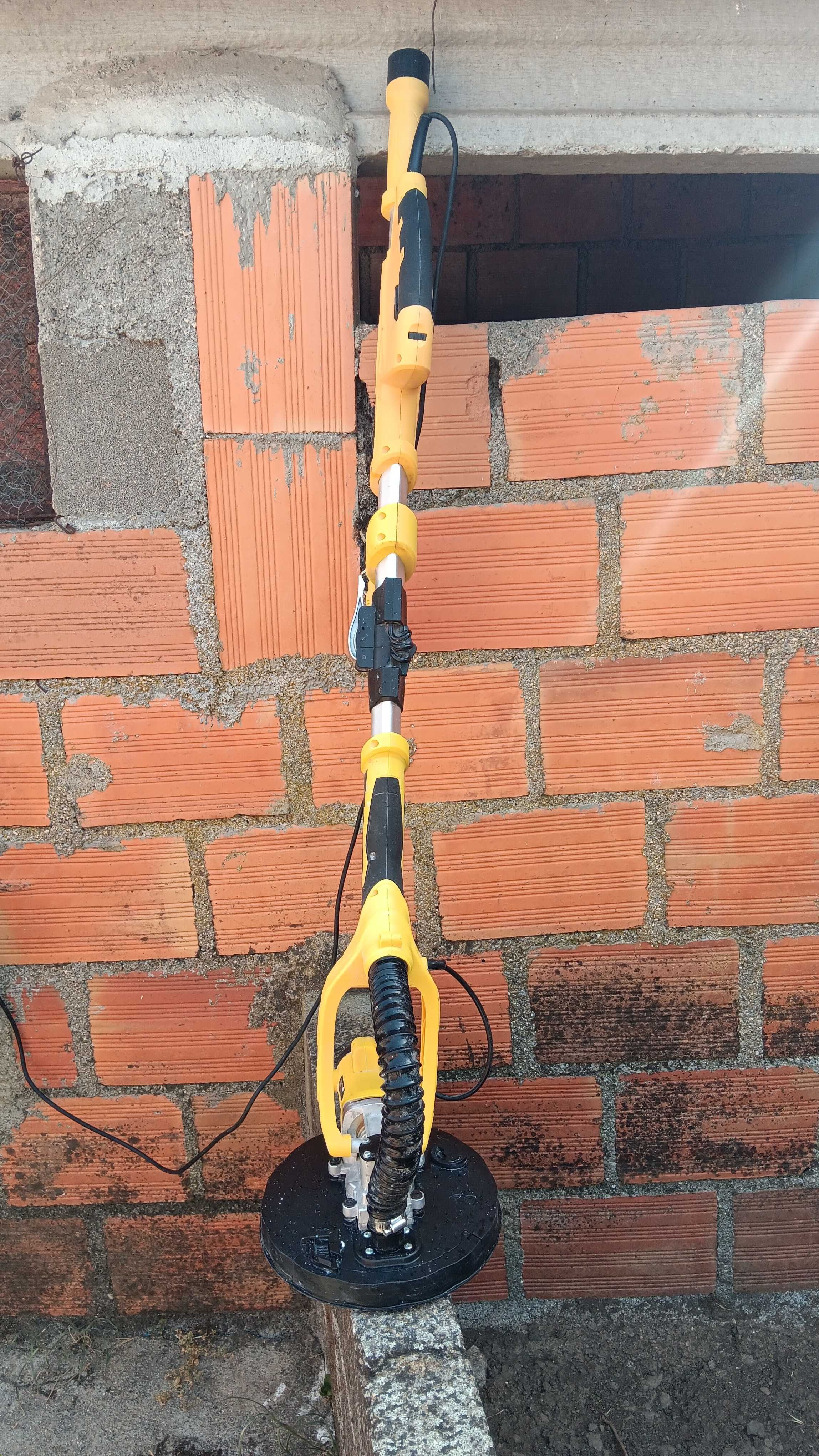 Girafa, lixadora para pladur tetos e pareedes