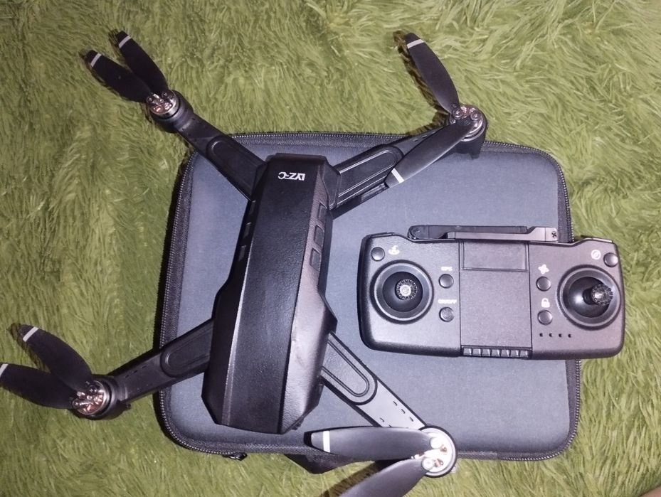 Продам дрон LYZRC L900 PRO SE-дрон с 4K HD,GPS