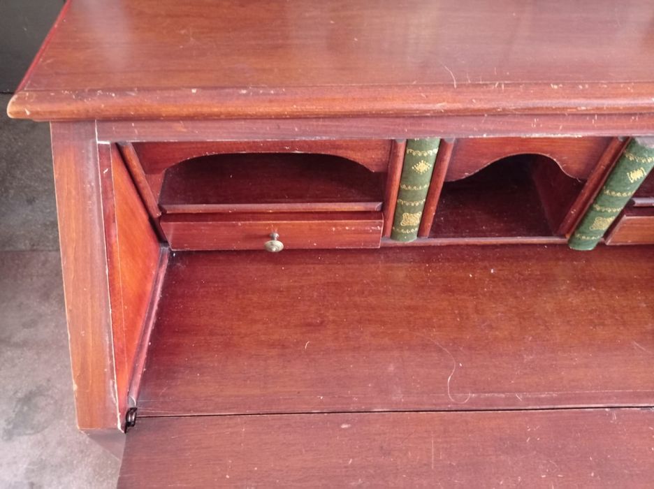 Sekretarzyk drewniany