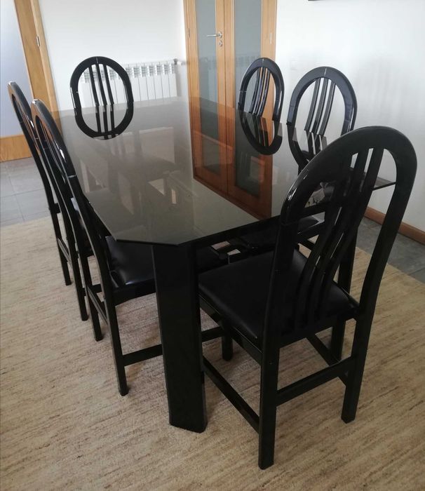 Mesa madeira vidro e 6 cadeiras