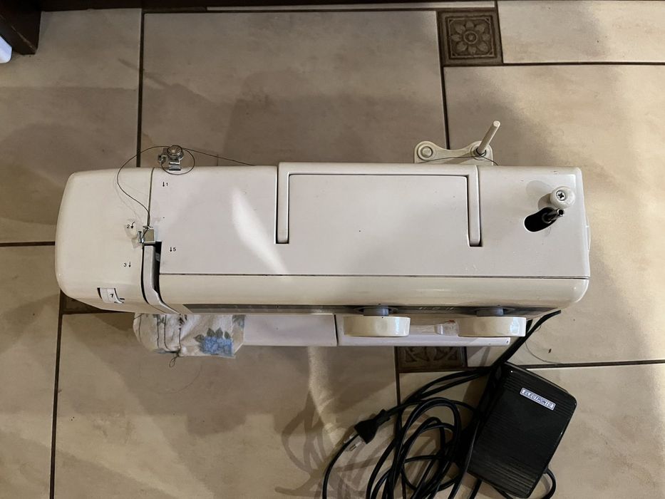 Швейна машинка AEG NM1800