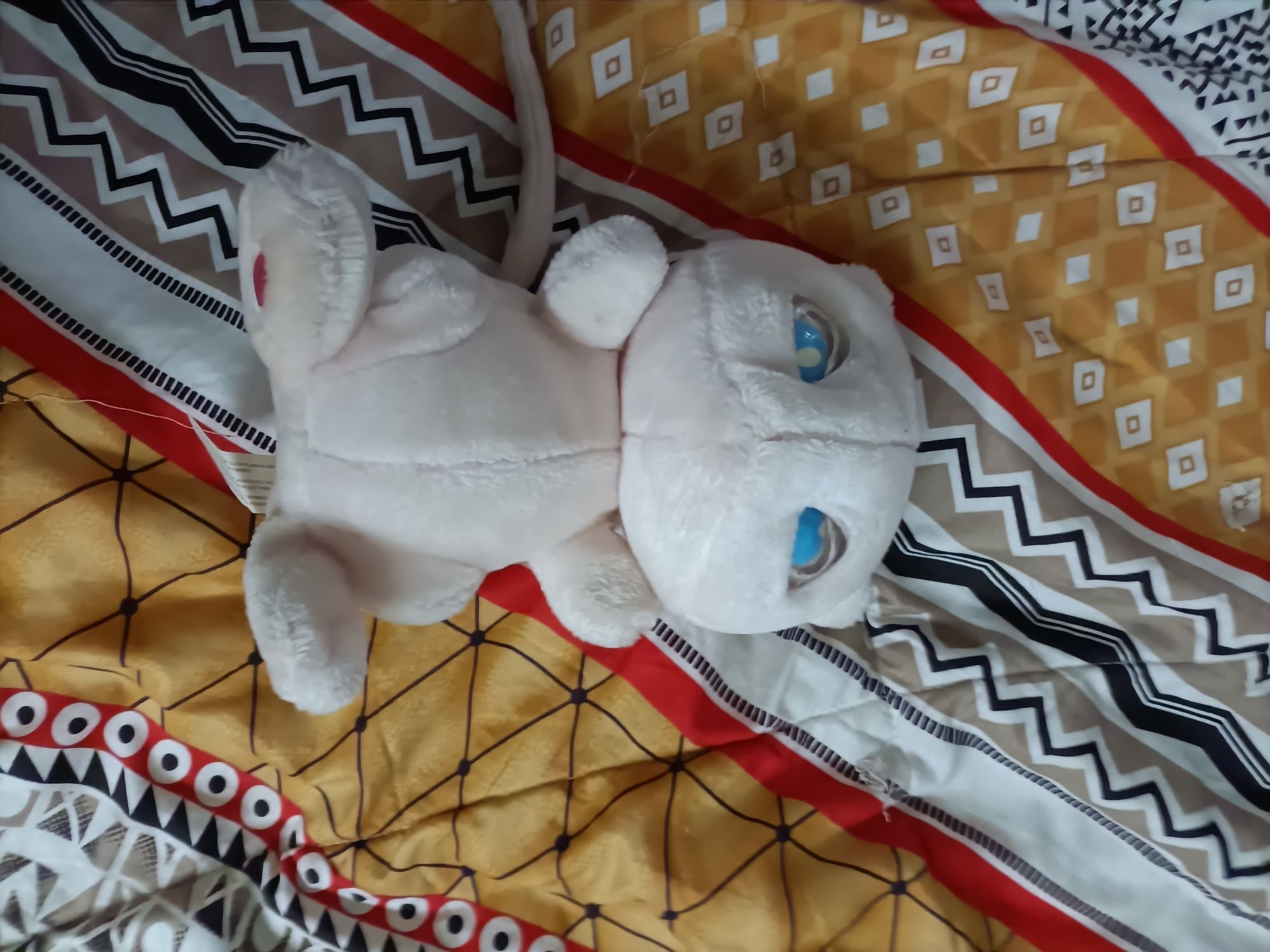 Pokémon peluche interativo