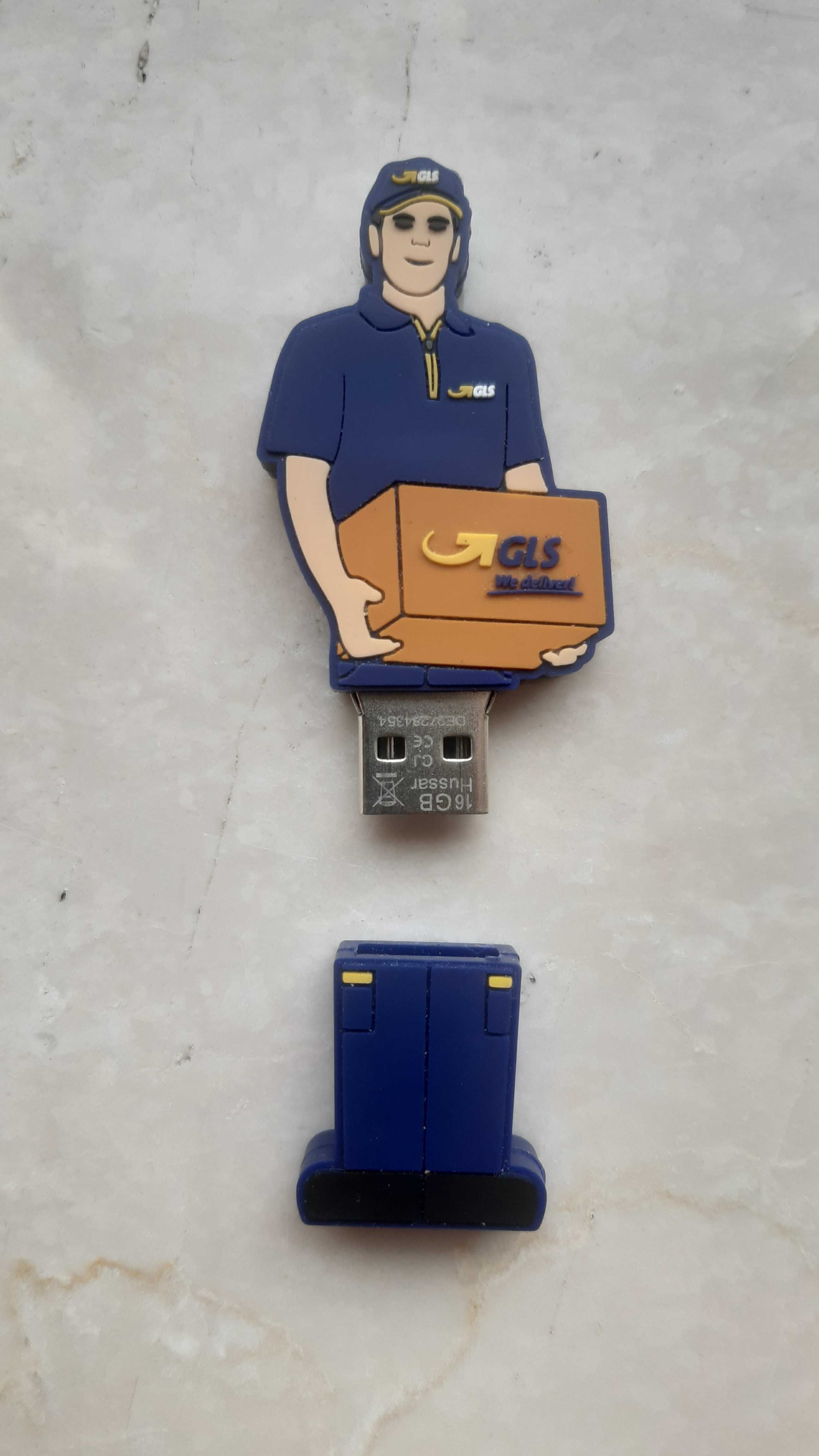 Pendrive kurier ludzik 15 GB stan bardzo dobry mało używany