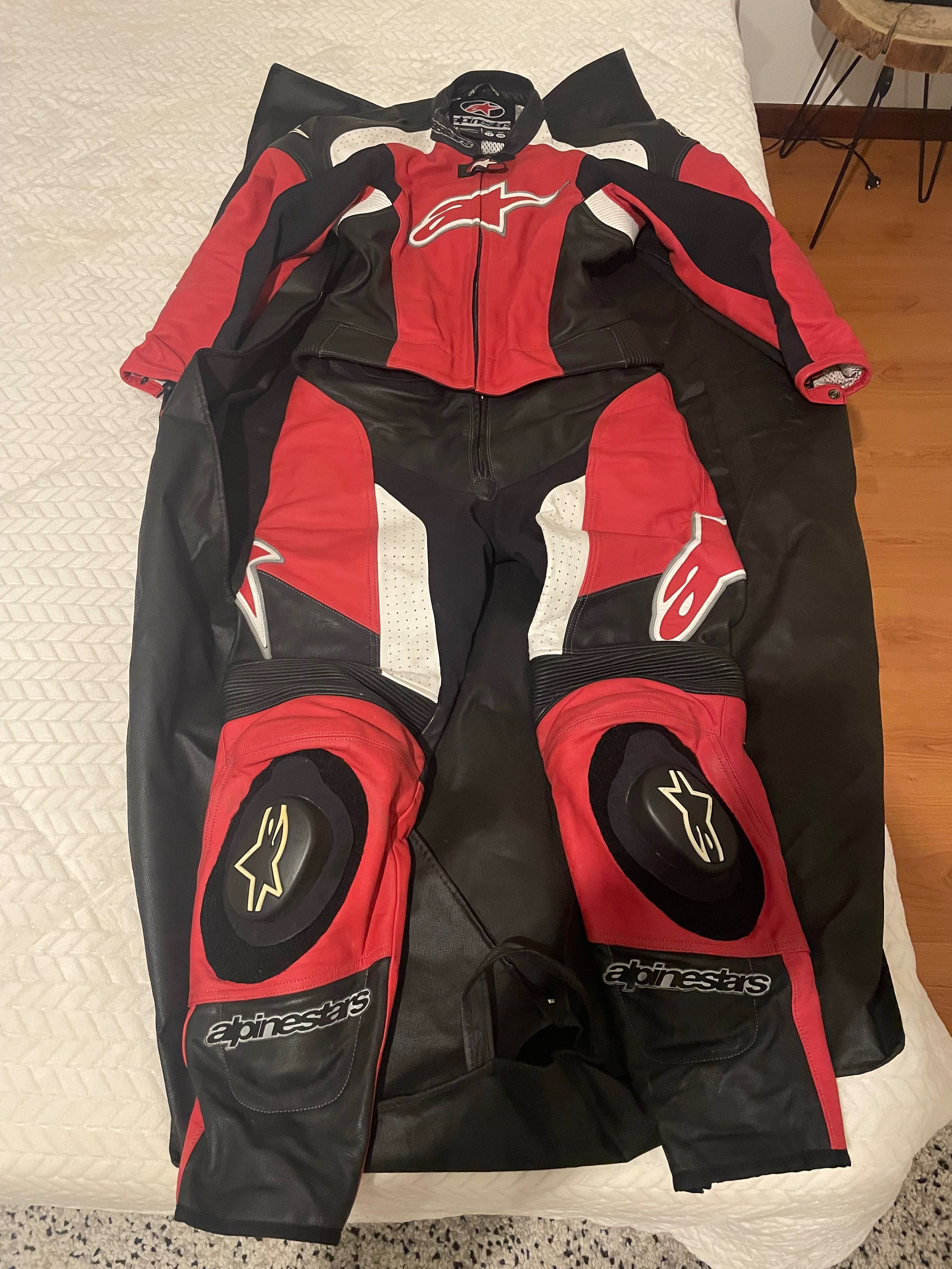 Conjunto Alpinestars (Macacão + Botas + Luvas GP Pro) – Top de Linha