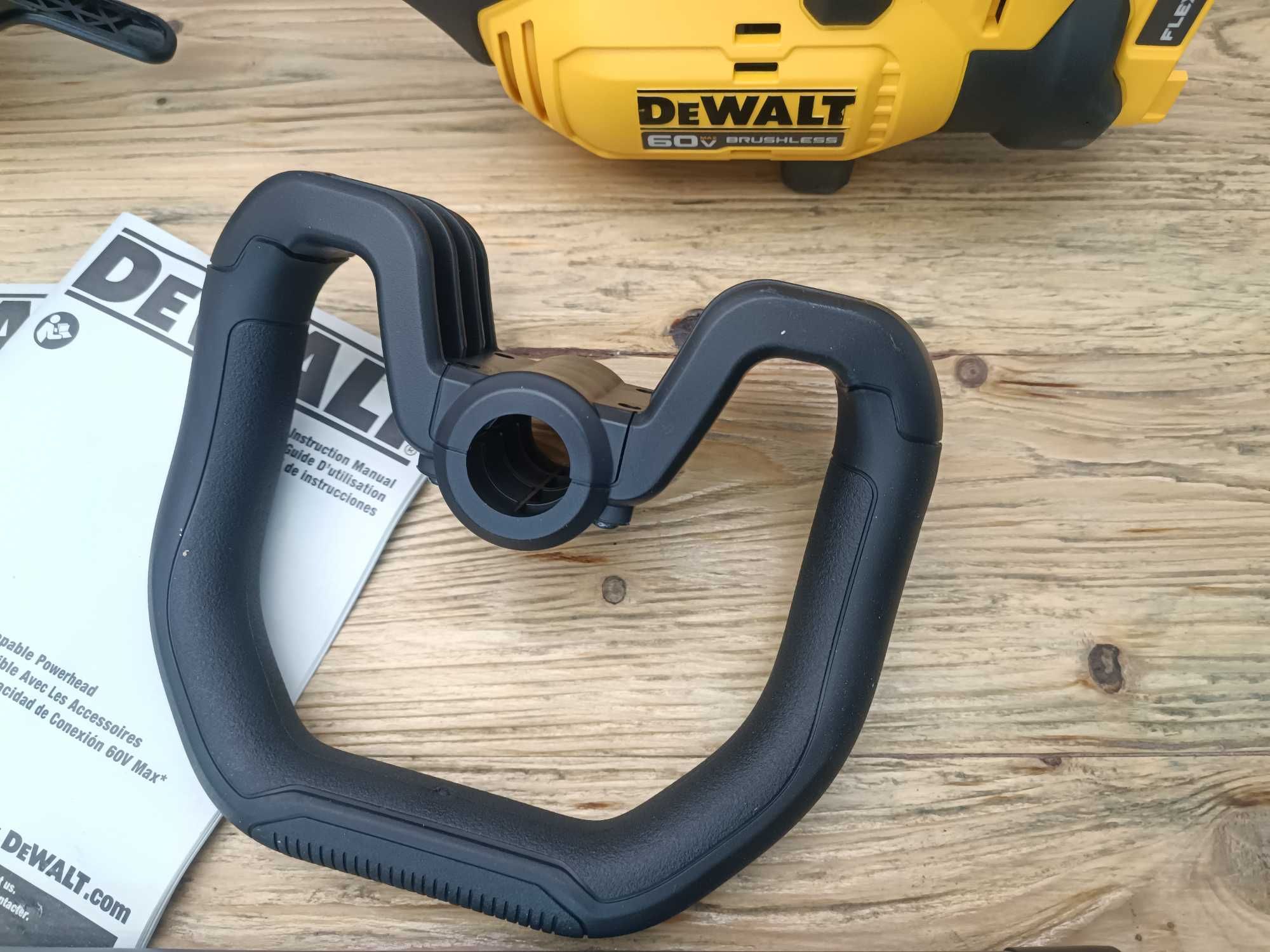 Акумуляторний тример DeWalt FLEXVOLT 60V DCST972 з США Made in Mexico