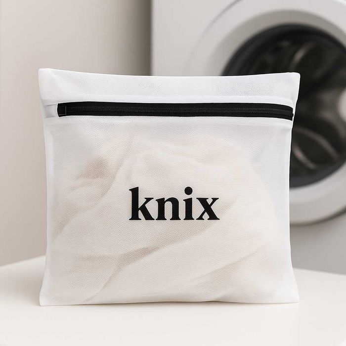 Мешок  для деликатной стирки вещей на змейке 26*24 см