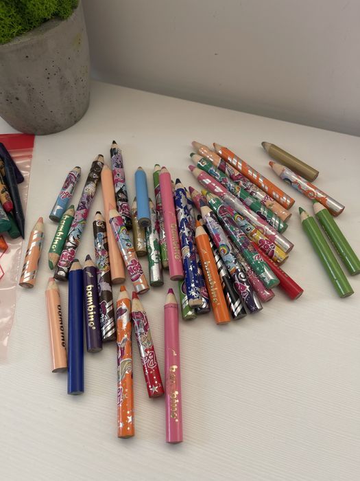 Zestaw kredek świecowych i inne