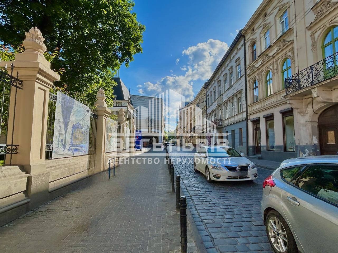 Продаж квартири в центрі, вул. Коперника ( Палац Потоцьких )