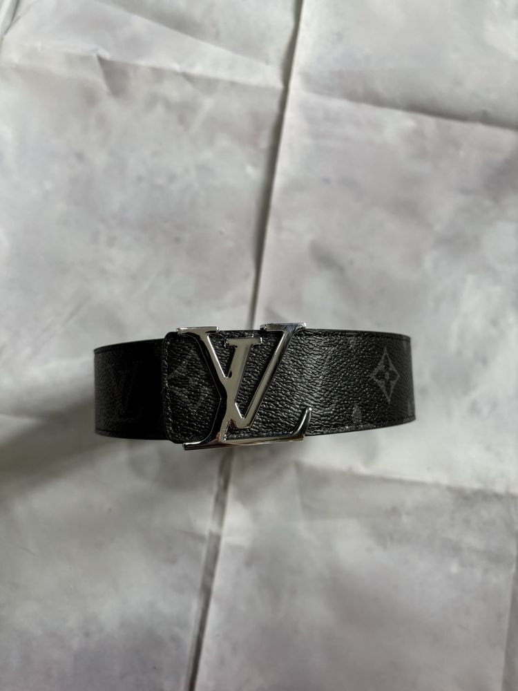 Cinto Louis Vuitton Monogram Eclipse - Fivela LV Prateada