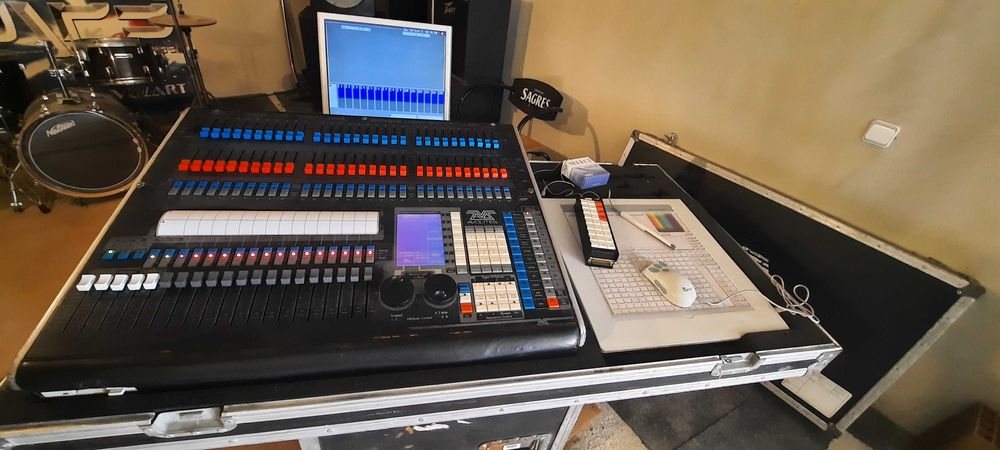 Avolites Pearl 2000 Rolacue - Mesa Profissional Original Avolites