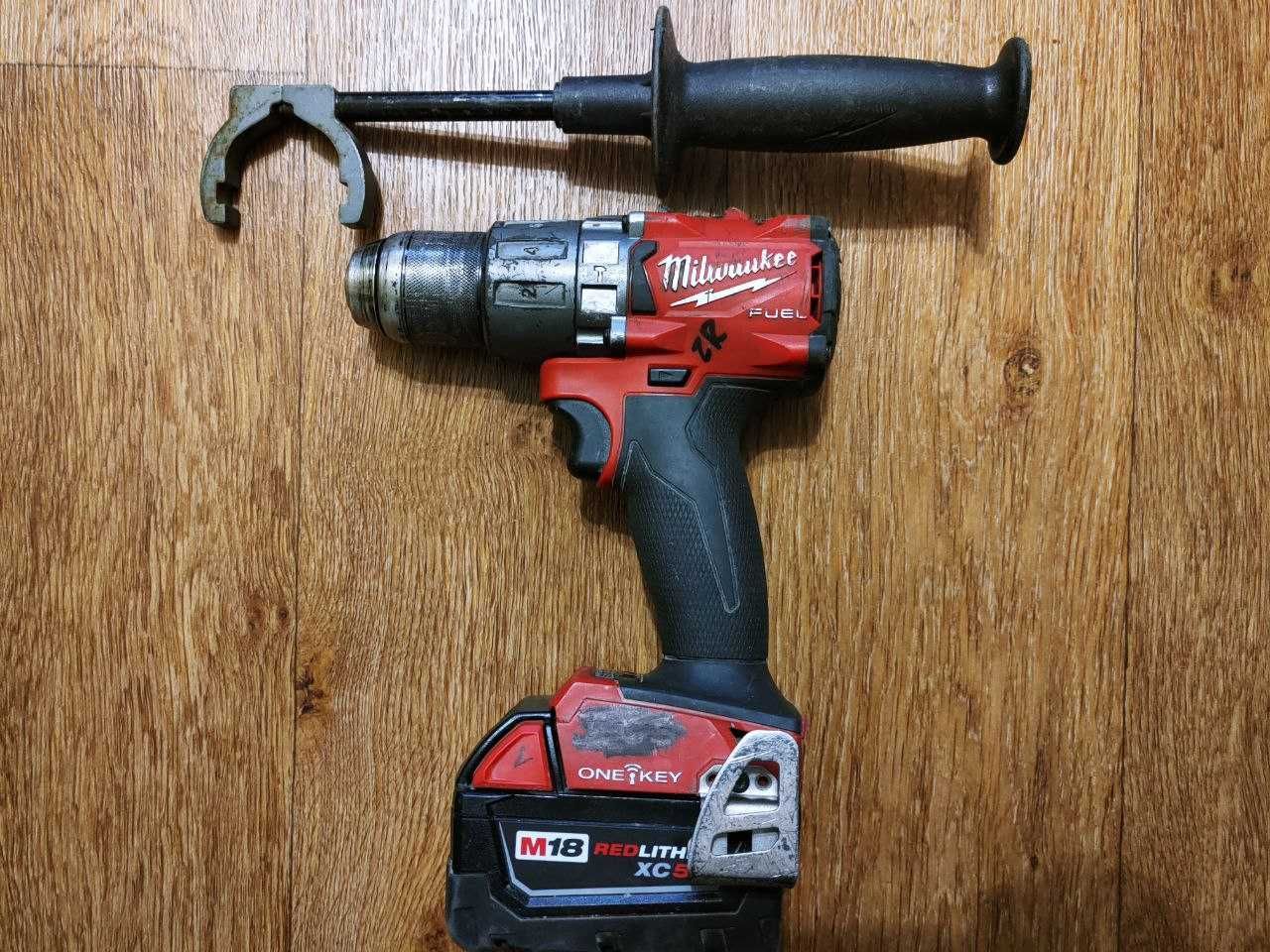 Бесщеточная ударная дрель / шуруповерт Milwaukee M18 FUEL 2806-20