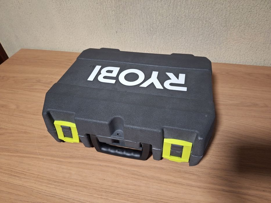 Ferramenta Rotativa Ryobi EHT 150V com acessórios