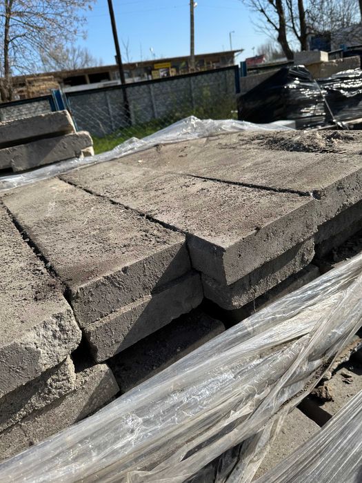 Materiały betonowe z rozbiórki – kostka, krawężniki, pokrywy, obrzeża,