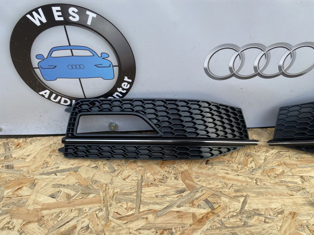 Решітки противотуманок Audi A4 B8 S-Line решітки переднього бампера