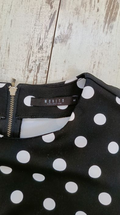 Sukienka czarna w kropki