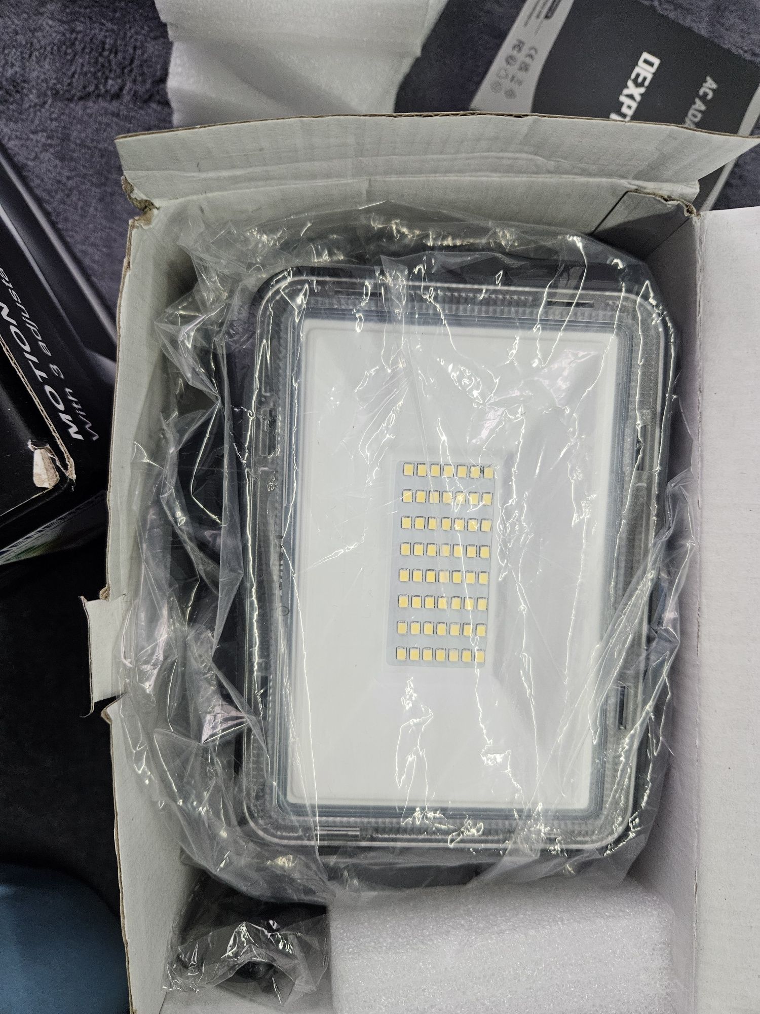 lampa halogen na zewnątrz