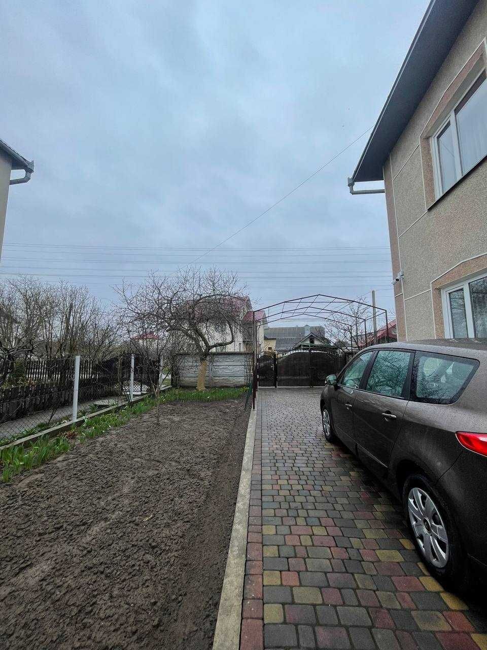 Продається затишний приватний будинок у с. Крихівці