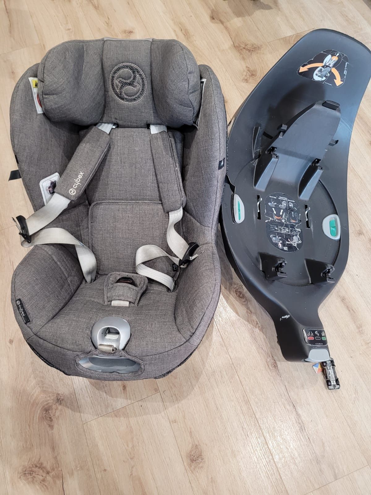 Fotelik samochodowy. Cybex platinum sirona z i-size premium z bazą obr