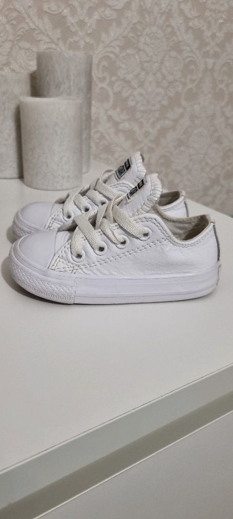 Дитячі білі кеди converse  оригінал шкіряні