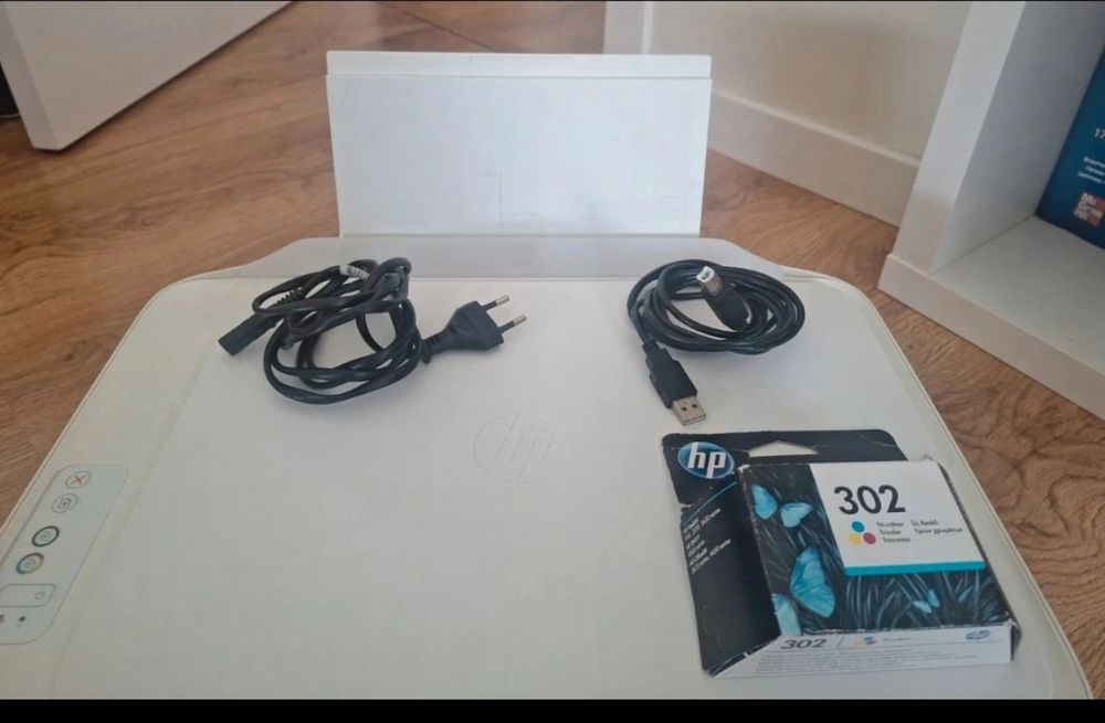 Impressora HP Deskjet 2130 e tinteiro