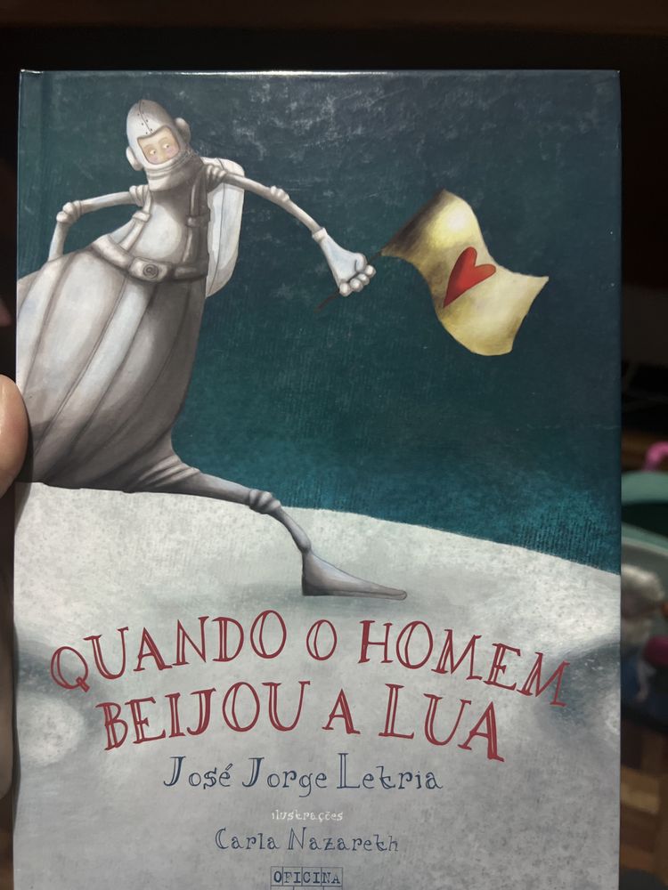 Livro Quando o Homem Beijou a Lua