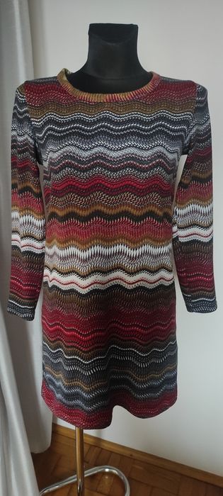 Sukienka dzianinowa HHG