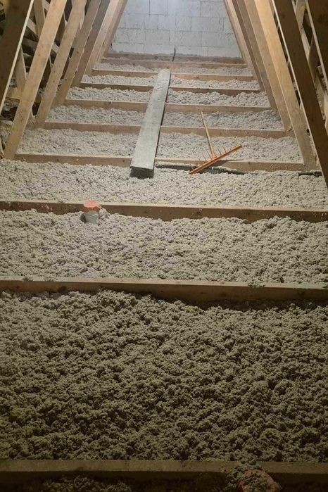 Ocieplenia dachów, poddaszy i stropów wełną celulozową – OKONIX