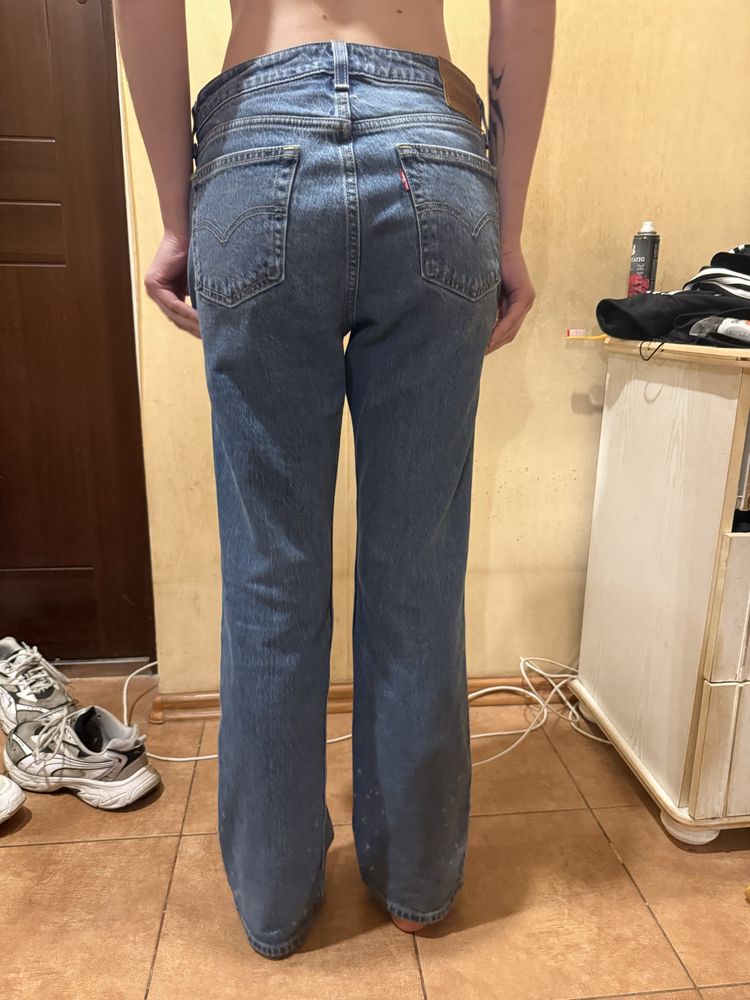 Джинси Levi’s жіночі абсолютно нові 27