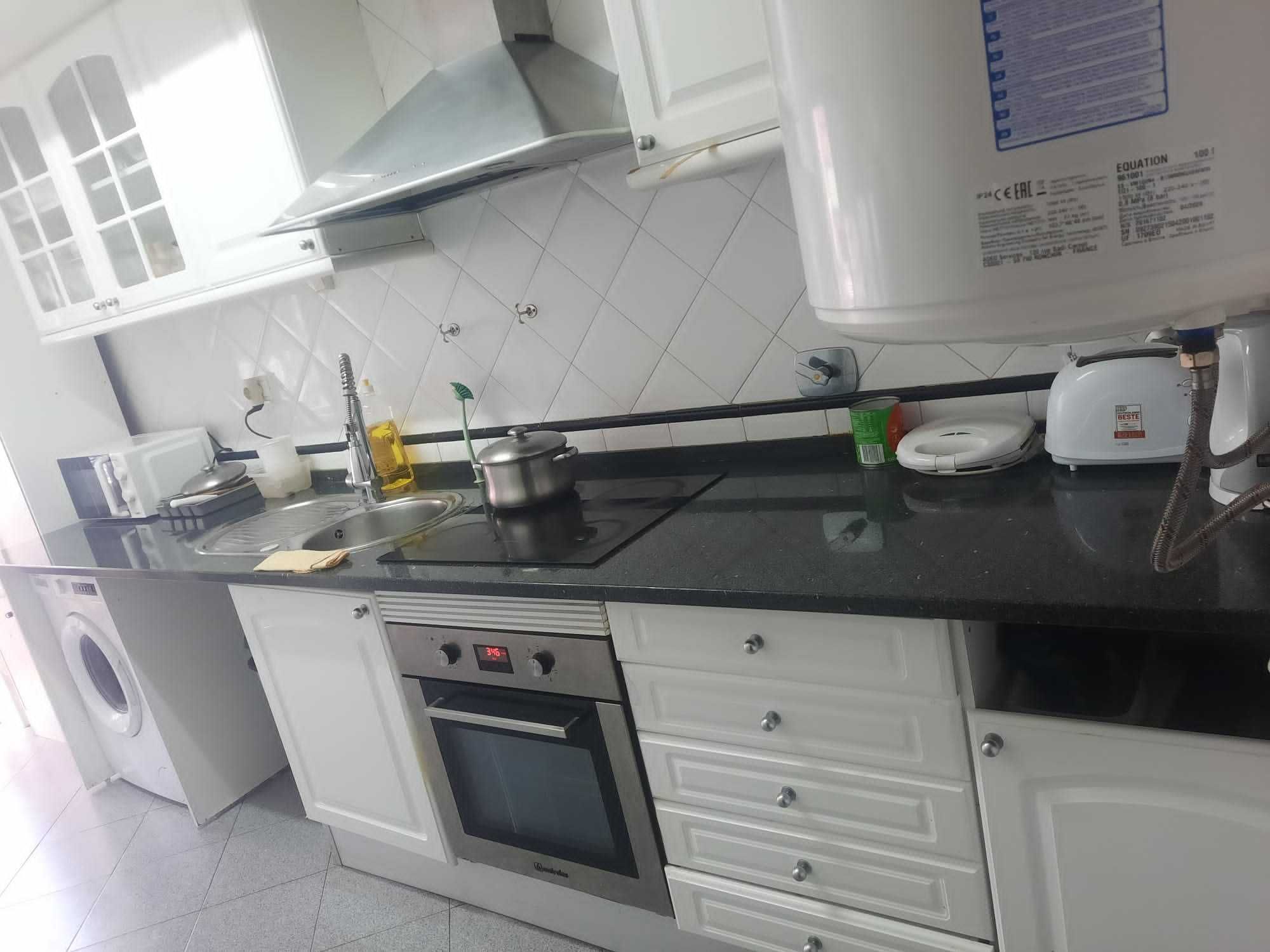 Quarto Individual para mulheres em Pontinha