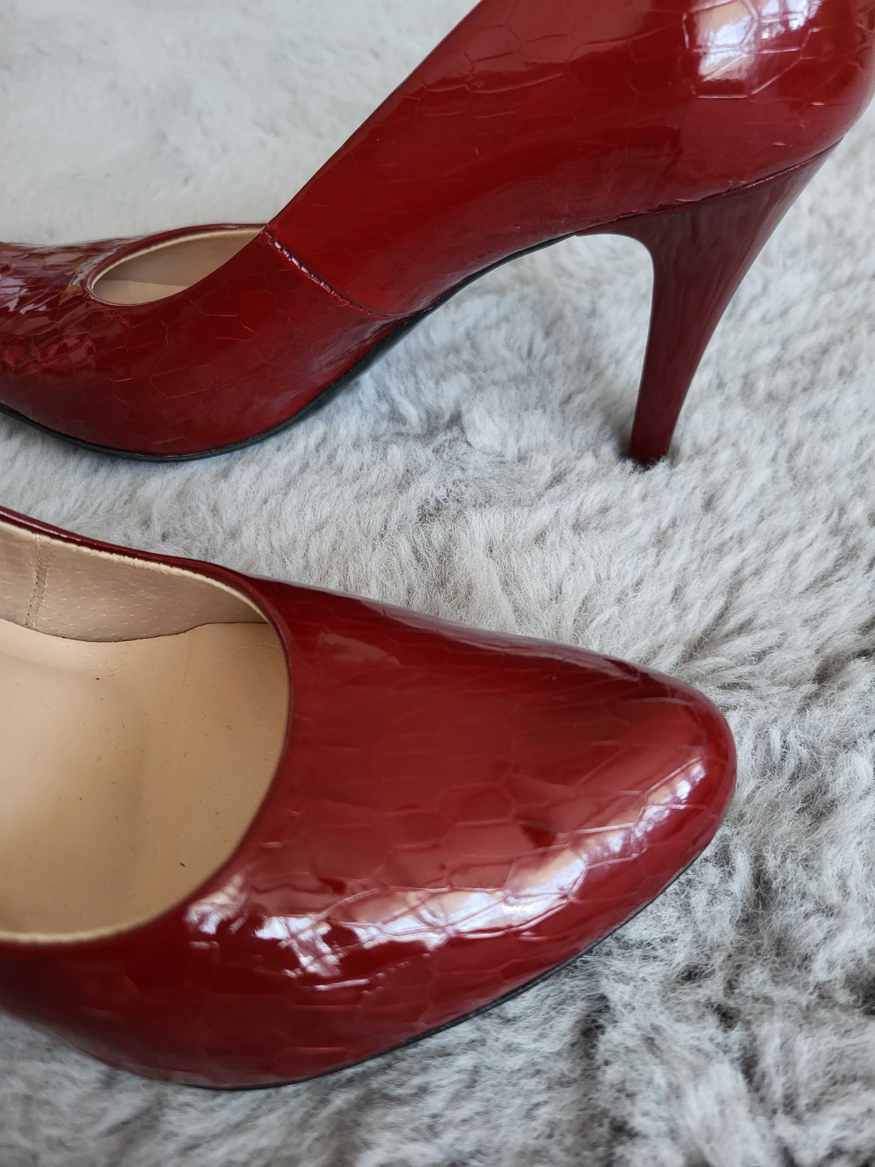 Buty na obcasie czerwone Lasocki r 36