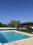 Espaço para festas/eventos com piscina e jacuzzi