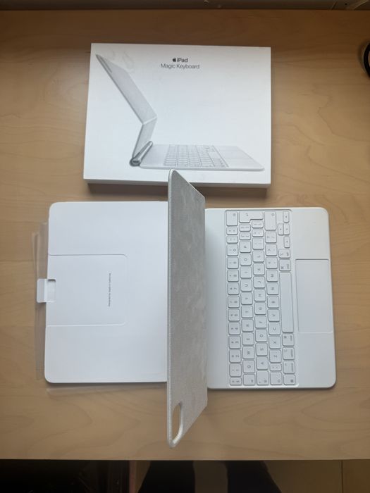 Klawiatura z etui APPLE Magic Keyboard do iPada Air 11 cali (M3)