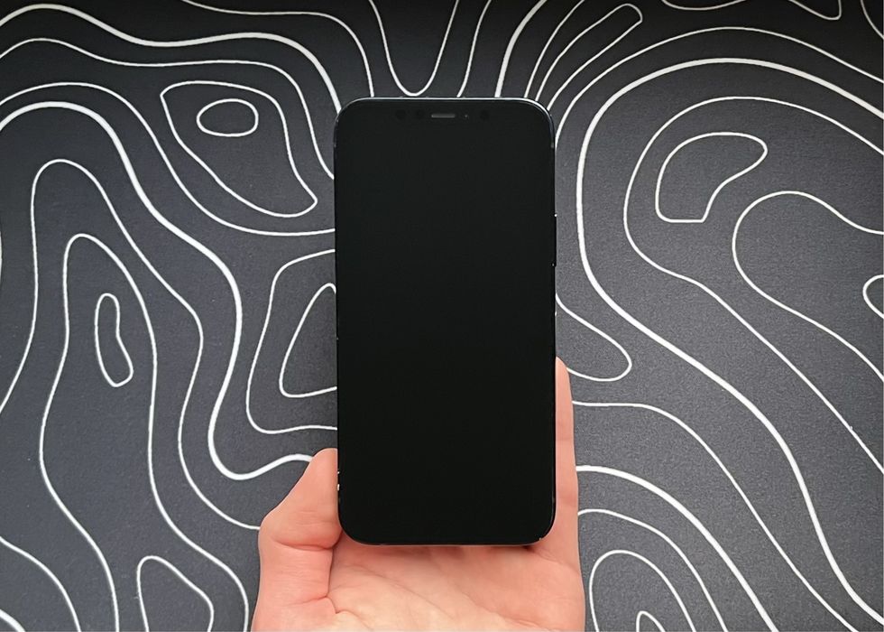 Отличный - iPhone 12 - 64 гб - 87% АКБ - NEVERLOCK - BLACK