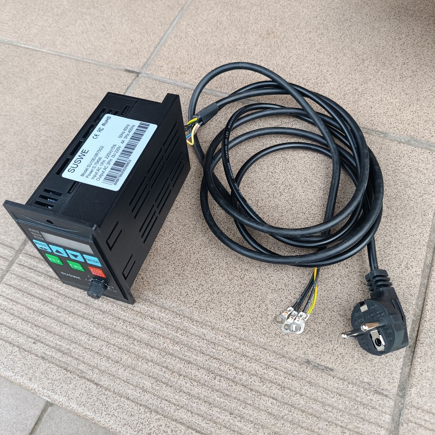 Falownik jednofazowy 230v na 380v 0.75kw
