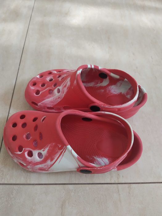 Klapki dziecięce r 28
